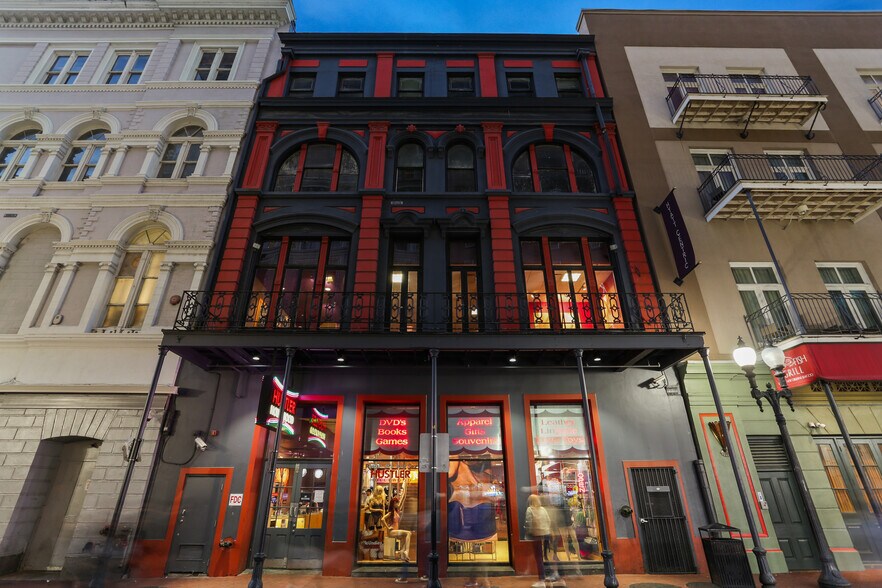 111 Bourbon St, New Orleans, LA à vendre - Photo de l’immeuble – Image 2 sur 35