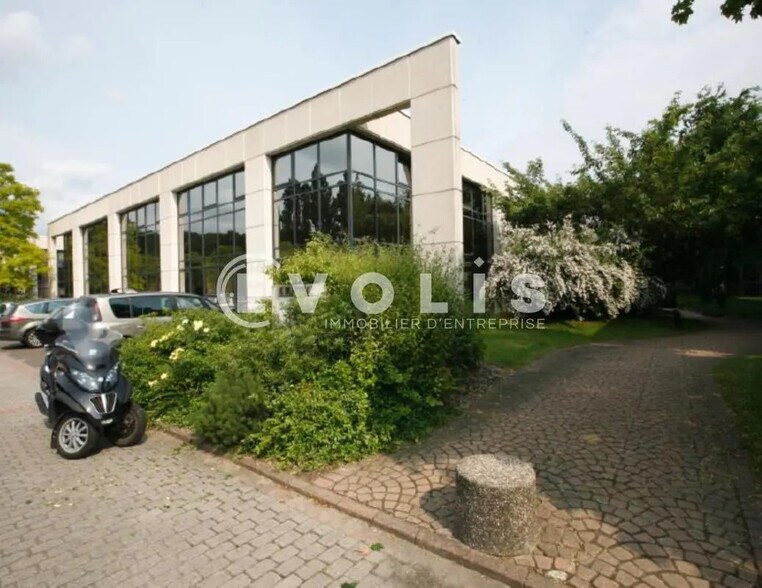 Bureau dans Guyancourt à louer - Photo de l’immeuble – Image 1 sur 5