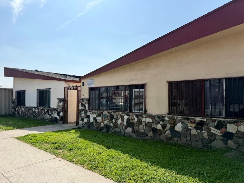 4244 E Compton Blvd, Compton, CA à vendre - Photo de l’immeuble – Image 2 sur 5
