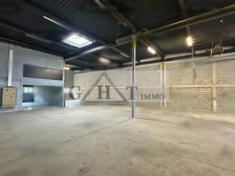Bureau dans Senlis à louer - Photo de l’immeuble – Image 2 sur 3