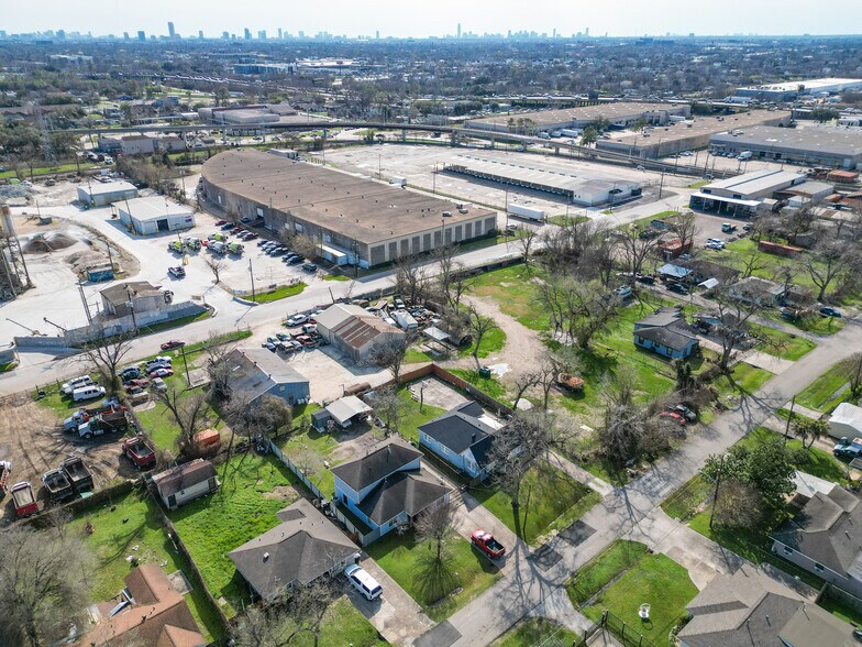 215 Bennington St, Houston, TX à vendre - Photo de l’immeuble – Image 3 sur 11