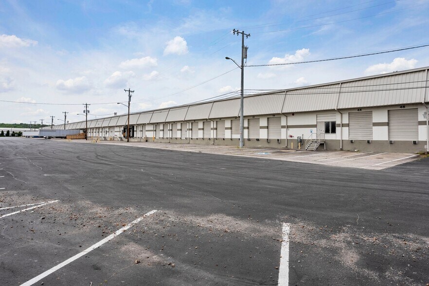1010 Space Park South Dr, Nashville, TN à louer - Photo de l’immeuble – Image 3 sur 7