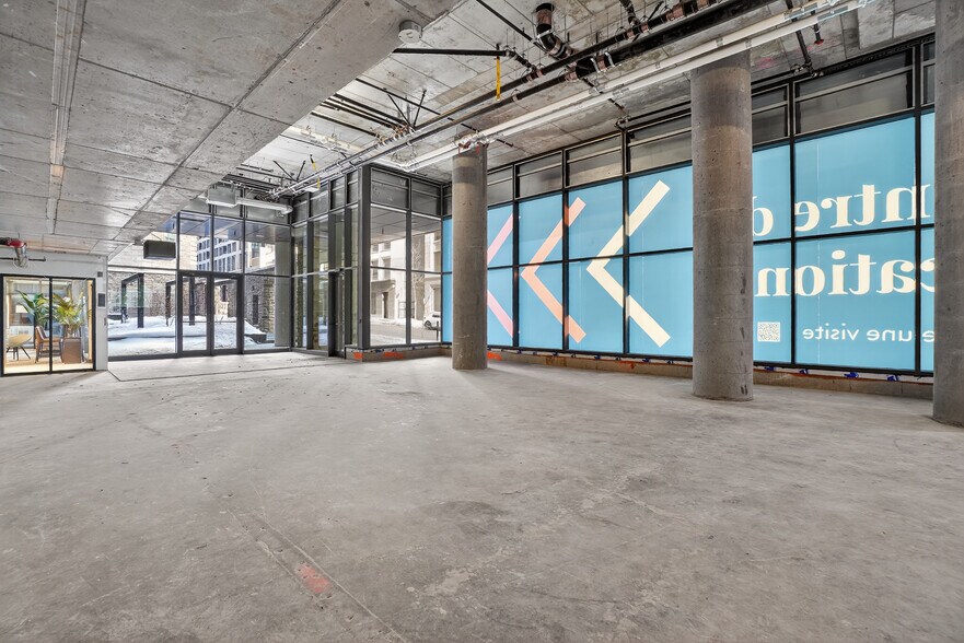 435 Boul René-Lévesque O, Montréal, QC à louer - Photo de l’immeuble – Image 3 sur 15