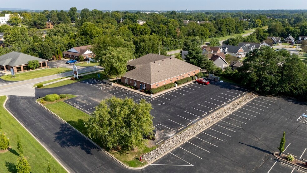 71 Mack Walters Rd, Shelbyville, KY à vendre - Photo de l’immeuble – Image 1 sur 22