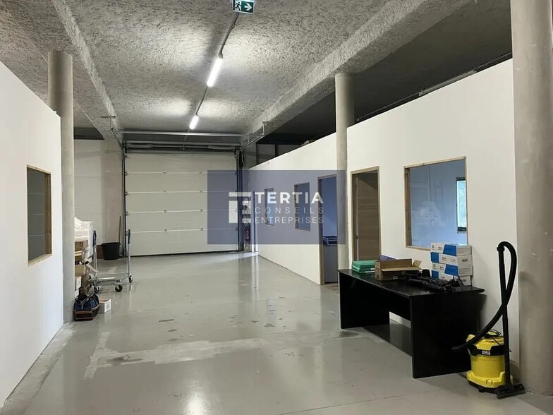 Local d’activités dans Vendargues à louer - Photo de l’immeuble – Image 3 sur 7