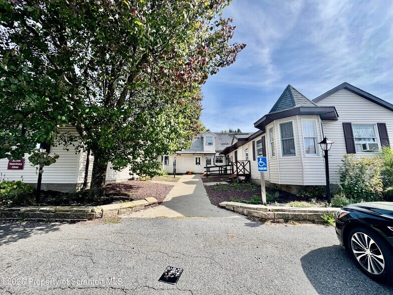 1324 Justus Blvd, Clarks Summit, PA à louer - Photo de l’immeuble – Image 2 sur 7