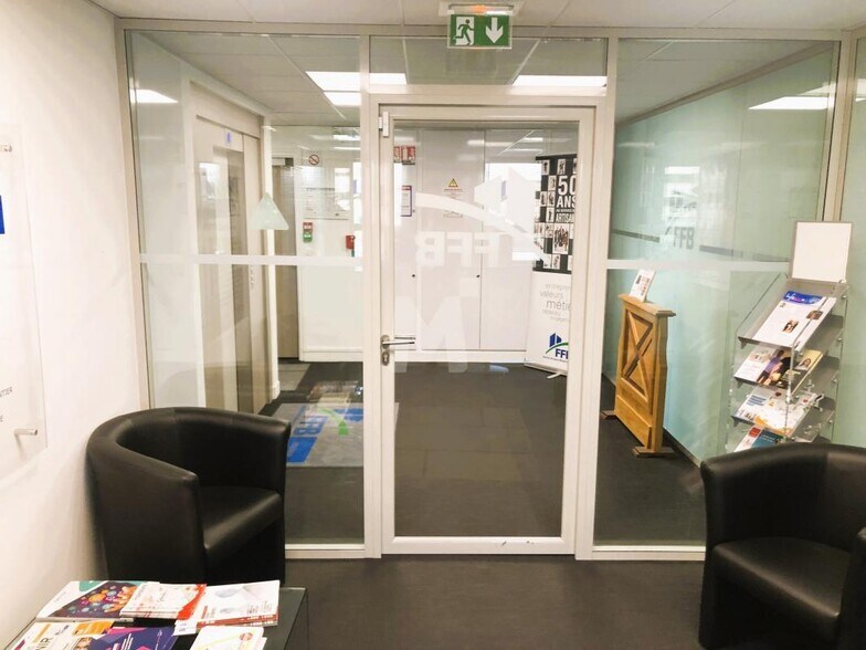 Bureau dans Évry-Courcouronnes à vendre - Photo intérieure – Image 3 sur 15