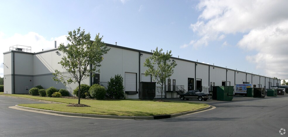 2201 Brentwood Rd, Raleigh, NC à louer - Photo de l’immeuble – Image 3 sur 15
