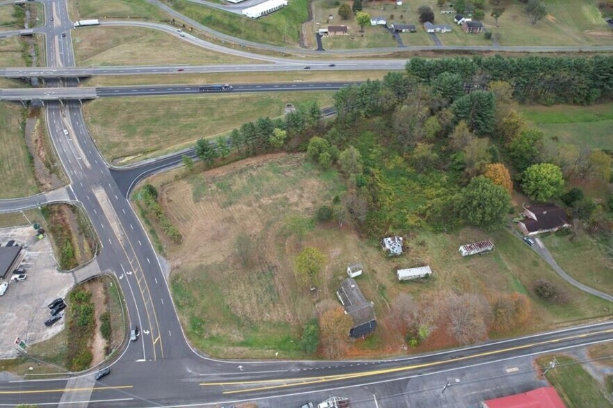 000 Nicks Creek Rd, Atkins, VA à vendre - Aérien – Image 1 sur 1