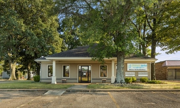 316 W Tyler Ave, West Memphis, AR à louer Photo de l’immeuble– Image 1 sur 2