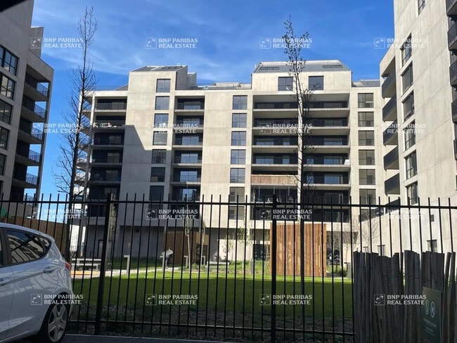 Plus de détails pour Local d’activités à vendre