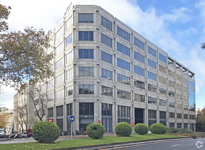 Paseo Castellana, 66, Madrid, Madrid à louer - Photo de l’immeuble – Image 2 sur 5