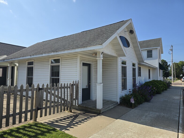 115 W 6th St, Marshfield, WI à vendre - Photo de l’immeuble – Image 1 sur 20