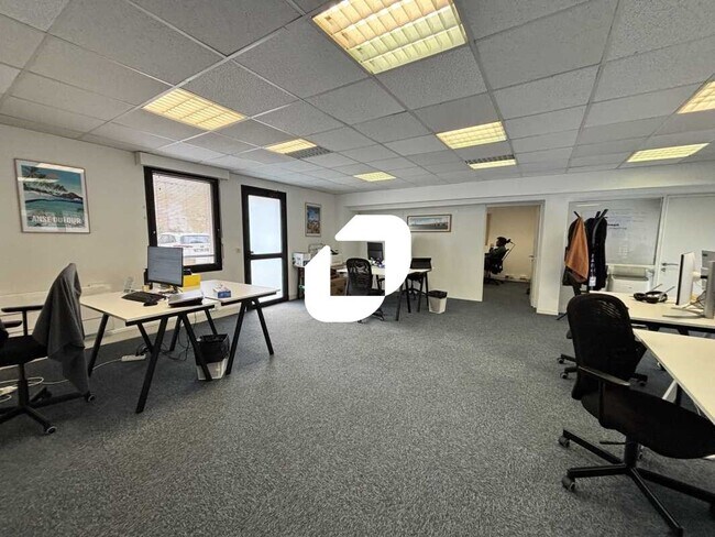 Plus de détails pour Bureau à louer