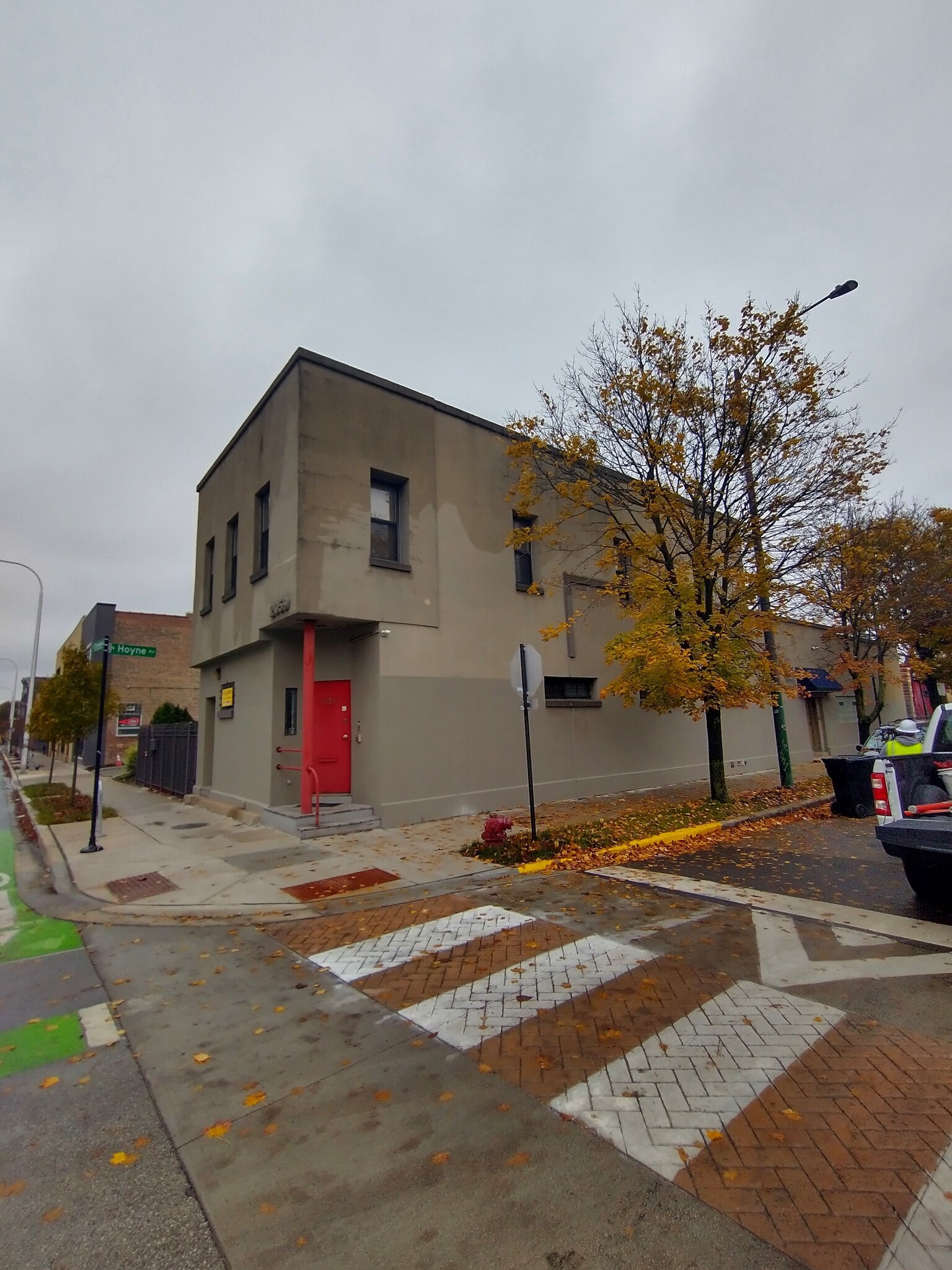 2059 W Grand Ave, Chicago, IL à louer Photo intérieure– Image 1 sur 10