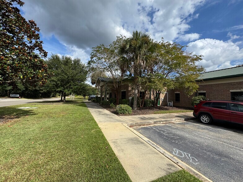 3255 Industry Dr, Charleston, SC à vendre - Photo de l’immeuble – Image 3 sur 17