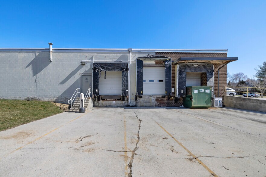 90 E Lakeview Dr, Littlestown, PA à louer - Photo de l’immeuble – Image 2 sur 29