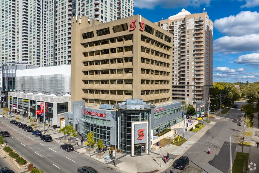 5075 Yonge St, Toronto, ON à louer - Photo principale – Image 1 sur 3