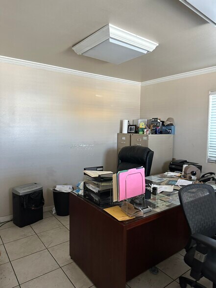 1412 E Pacific Coast Hwy, Wilmington, CA à louer - Photo intérieure – Image 3 sur 4