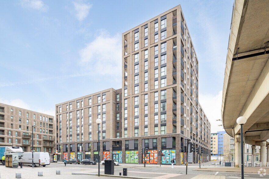 Gallions Place portefeuille de 3 biens à vendre sur LoopNet.fr - Photo principale – Image 1 sur 4