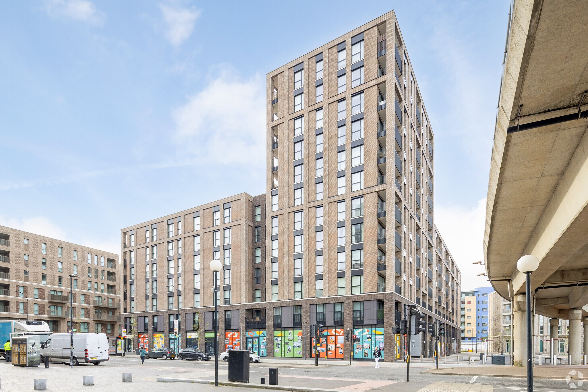 Gallions Place portefeuille de 3 biens à vendre sur LoopNet.fr Photo principale– Image 1 sur 5