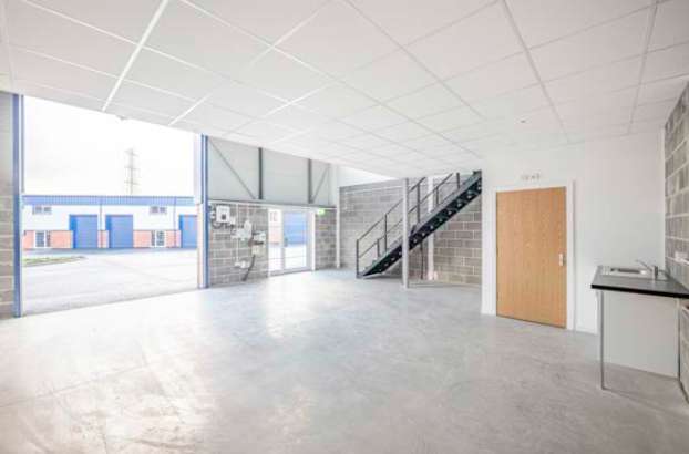 198-202 Broomhill Rd, Bristol, BST BS4 4UA - Lot 28 - - Photo intérieure - Image 1 of 3