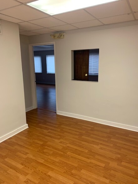 814 E 185th St, Cleveland, OH à louer - Photo intérieure – Image 3 sur 8