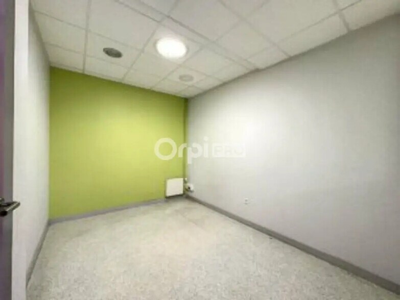 Bureau dans Montluçon à vendre - Photo de l’immeuble – Image 3 sur 7