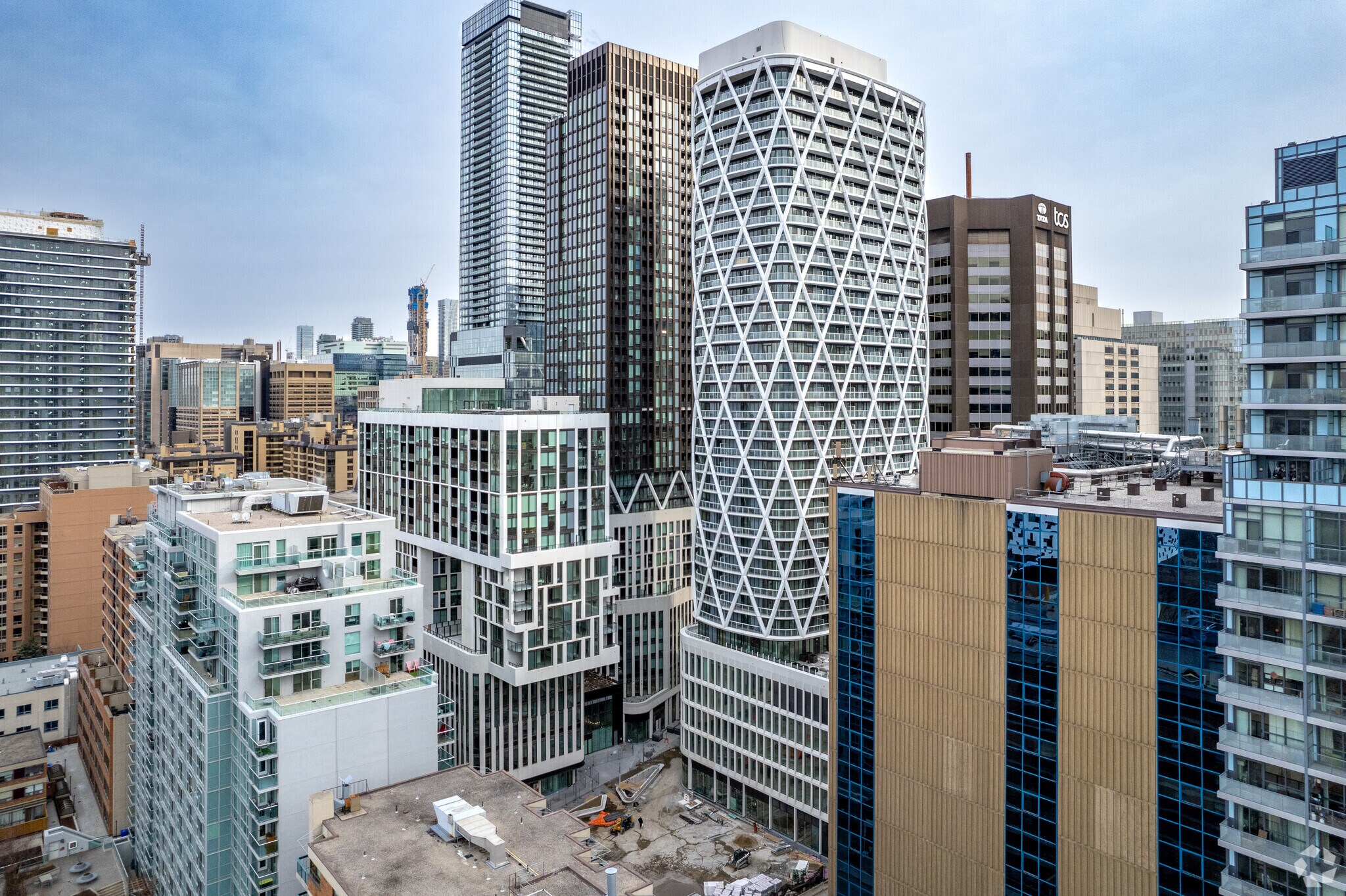 230 Simcoe St, Toronto, ON à louer Photo principale– Image 1 sur 5