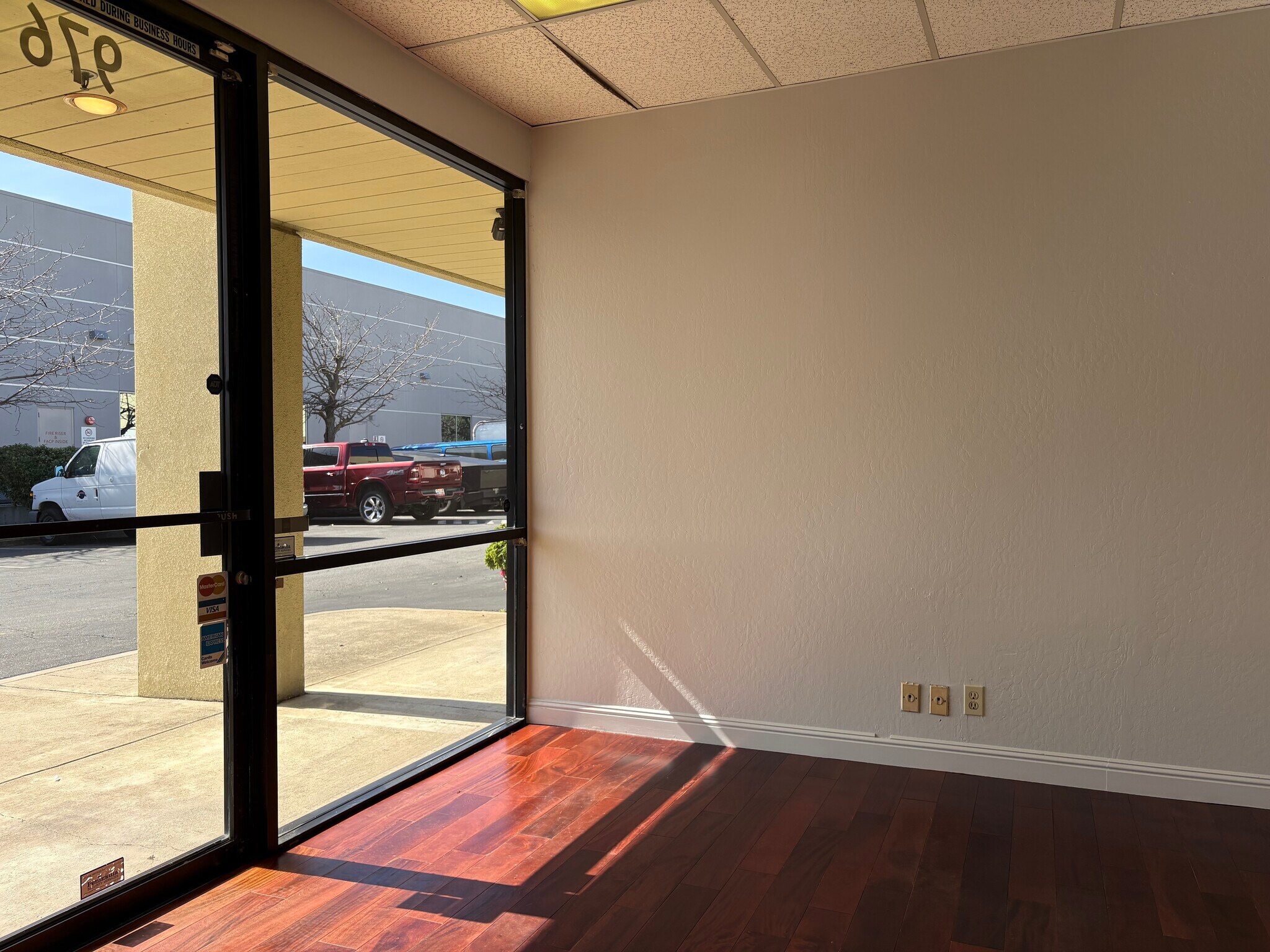 962-996 Hanson Ct, Milpitas, CA à louer Photo intérieure– Image 1 sur 3