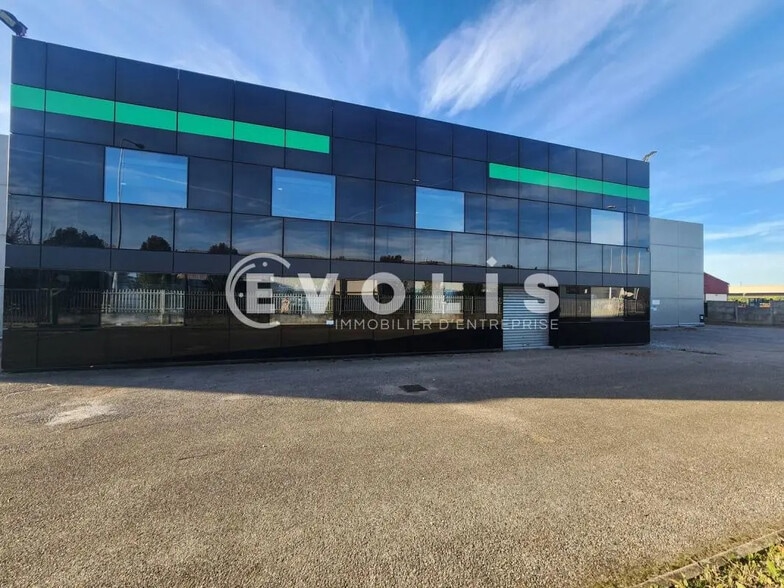 4 Rue Des Alpes, Vaulx-en-Velin à louer - Photo de l’immeuble – Image 1 sur 19