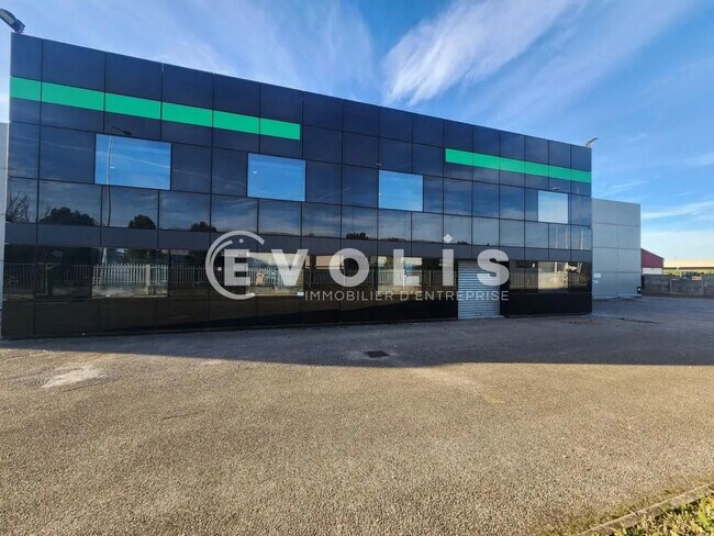 Plus de détails pour 4 Rue Des Alpes, Vaulx-en-Velin - Bureau, Local d'activités à louer