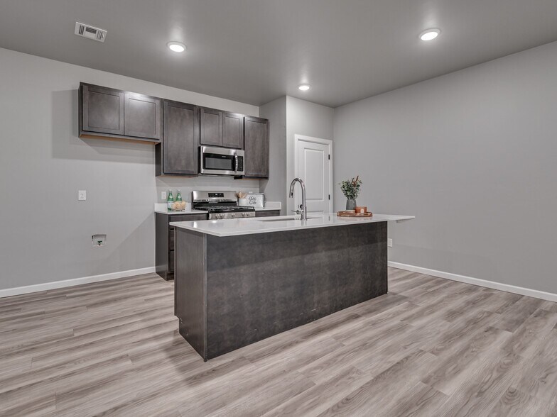 Josie Circle, Midwest City, OK à vendre - Photo de l’immeuble – Image 3 sur 9