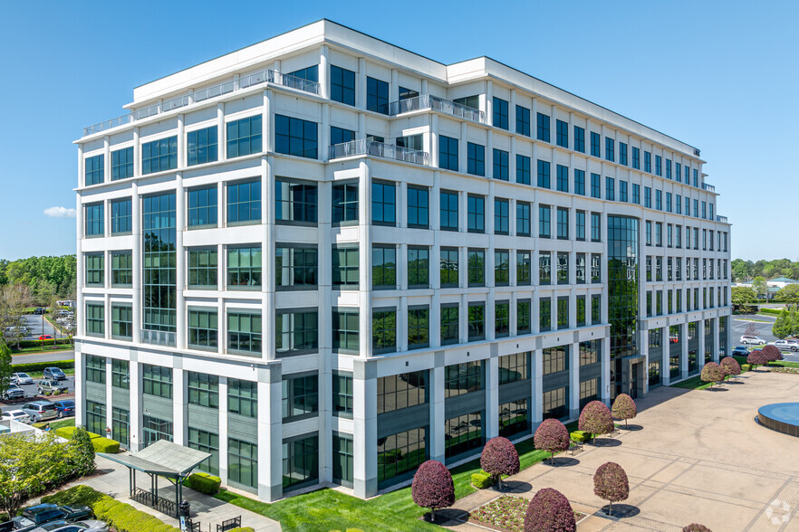 3701 Arco Corporate Dr, Charlotte, NC à louer - Photo de l’immeuble – Image 1 sur 35