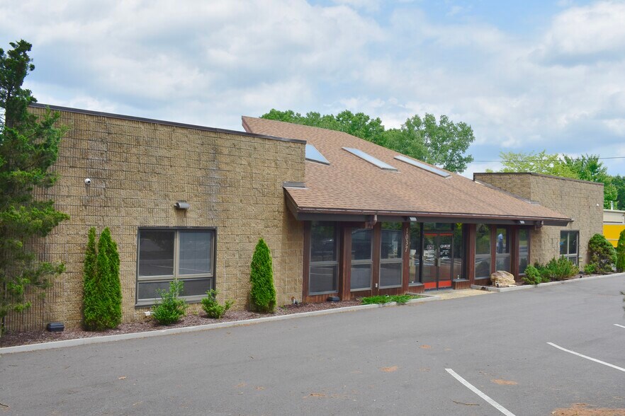 1037 Powers Rd, Conklin, NY à louer - Photo de l’immeuble – Image 2 sur 12