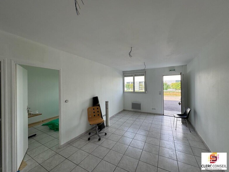 Bureau dans Évreux à louer - Photo de l’immeuble – Image 2 sur 8