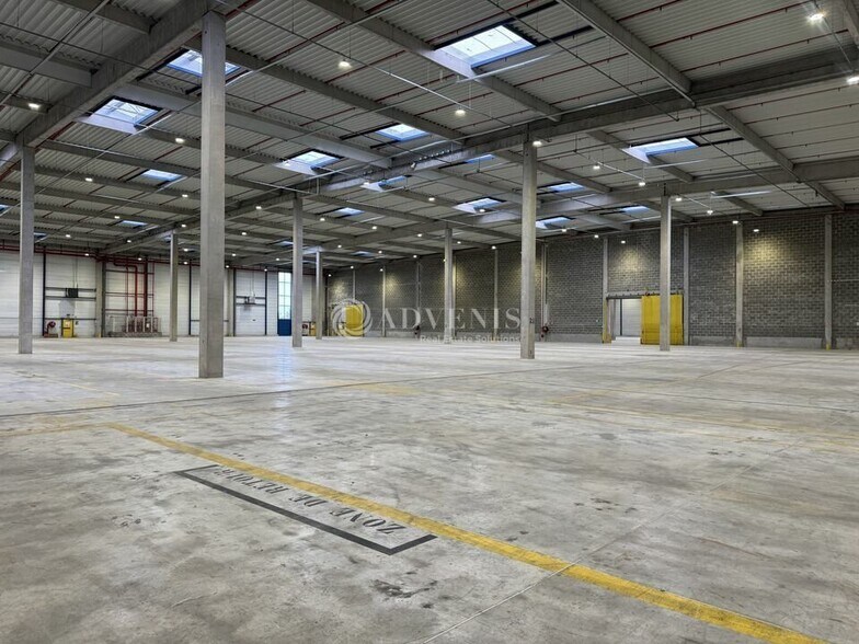 Industriel/Logistique dans Marly-la-Ville à louer - Photo de l’immeuble – Image 1 sur 11