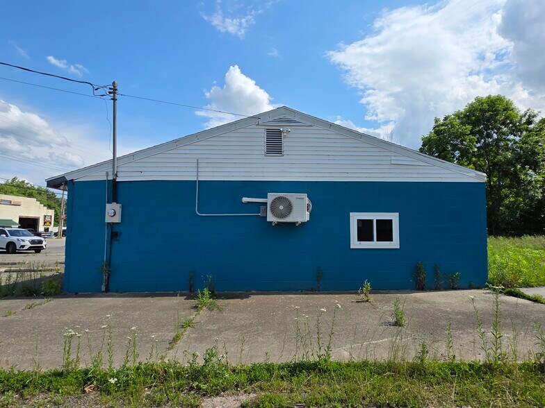 121 Main st, New Haven, KY à vendre - Photo de l’immeuble – Image 3 sur 17