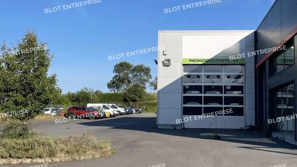 Local d’activités dans Guérande à louer - Photo de l’immeuble – Image 2 sur 5