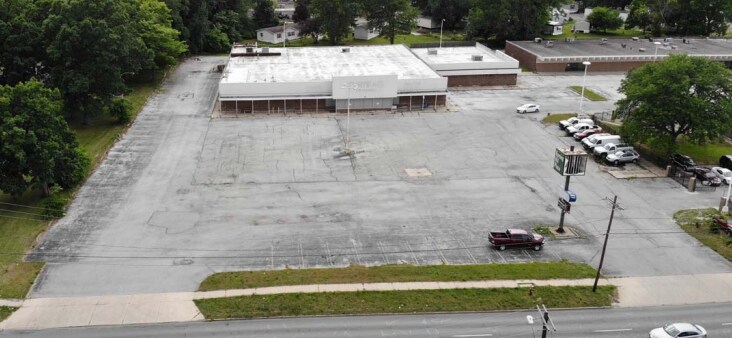 114 S Byrne Rd, Toledo, OH à vendre Photo principale– Image 1 sur 12