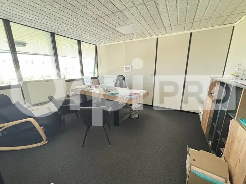 Bureau dans Compiègne à louer - Photo de l’immeuble – Image 3 sur 5