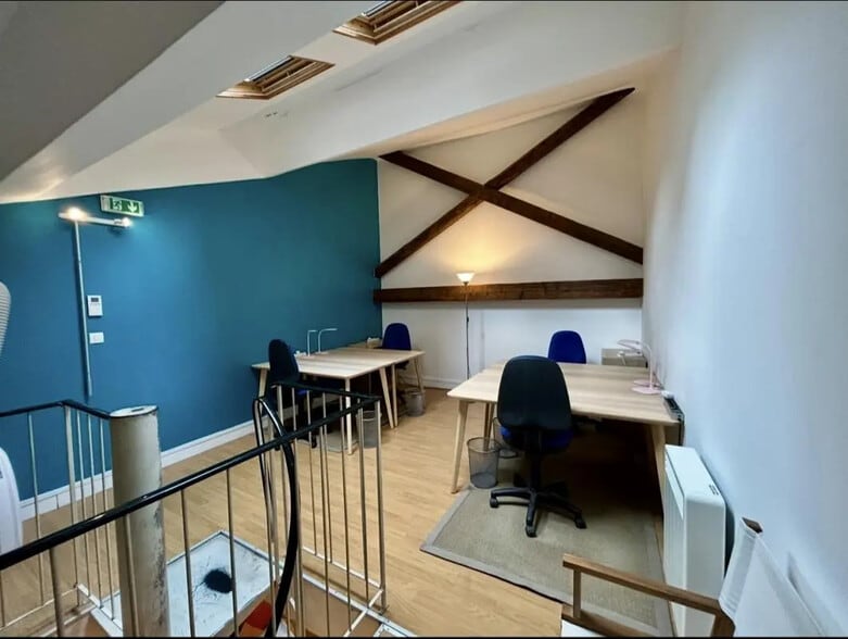Bureau dans Paris à louer - Photo de l’immeuble – Image 1 sur 7