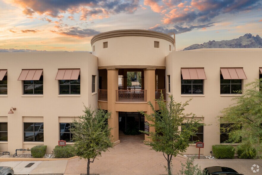 6340 N Campbell Ave, Tucson, AZ à louer - Photo de l’immeuble – Image 2 sur 5