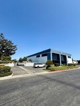 6323-6421 E Alondra Blvd, Paramount, CA à louer Photo intérieure– Image 2 sur 11