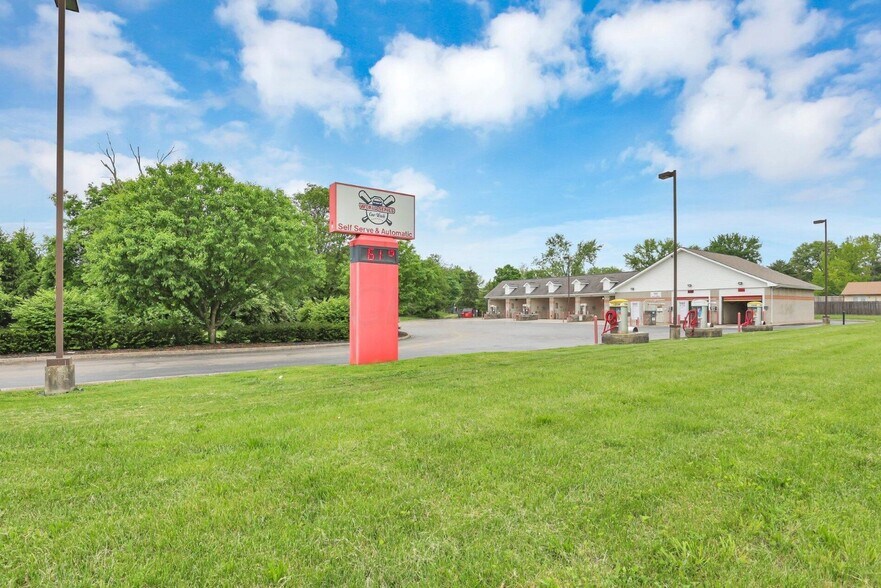 450 W Waterloo St, Canal Winchester, OH à vendre - Photo de l’immeuble – Image 3 sur 8