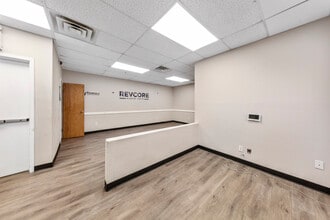 3720-3722 74th St, Jackson Heights, NY à louer Photo intérieure– Image 1 sur 11