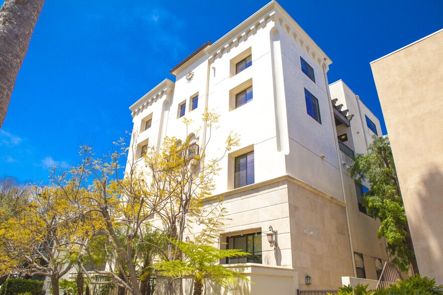 11649 Mayfield Ave, Los Angeles, CA à vendre - Photo de l’immeuble – Image 2 sur 25