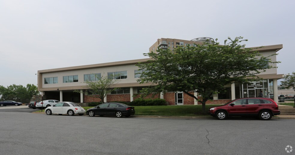 981 Rollins Ave, Rockville, MD à louer - Photo de l’immeuble – Image 2 sur 4
