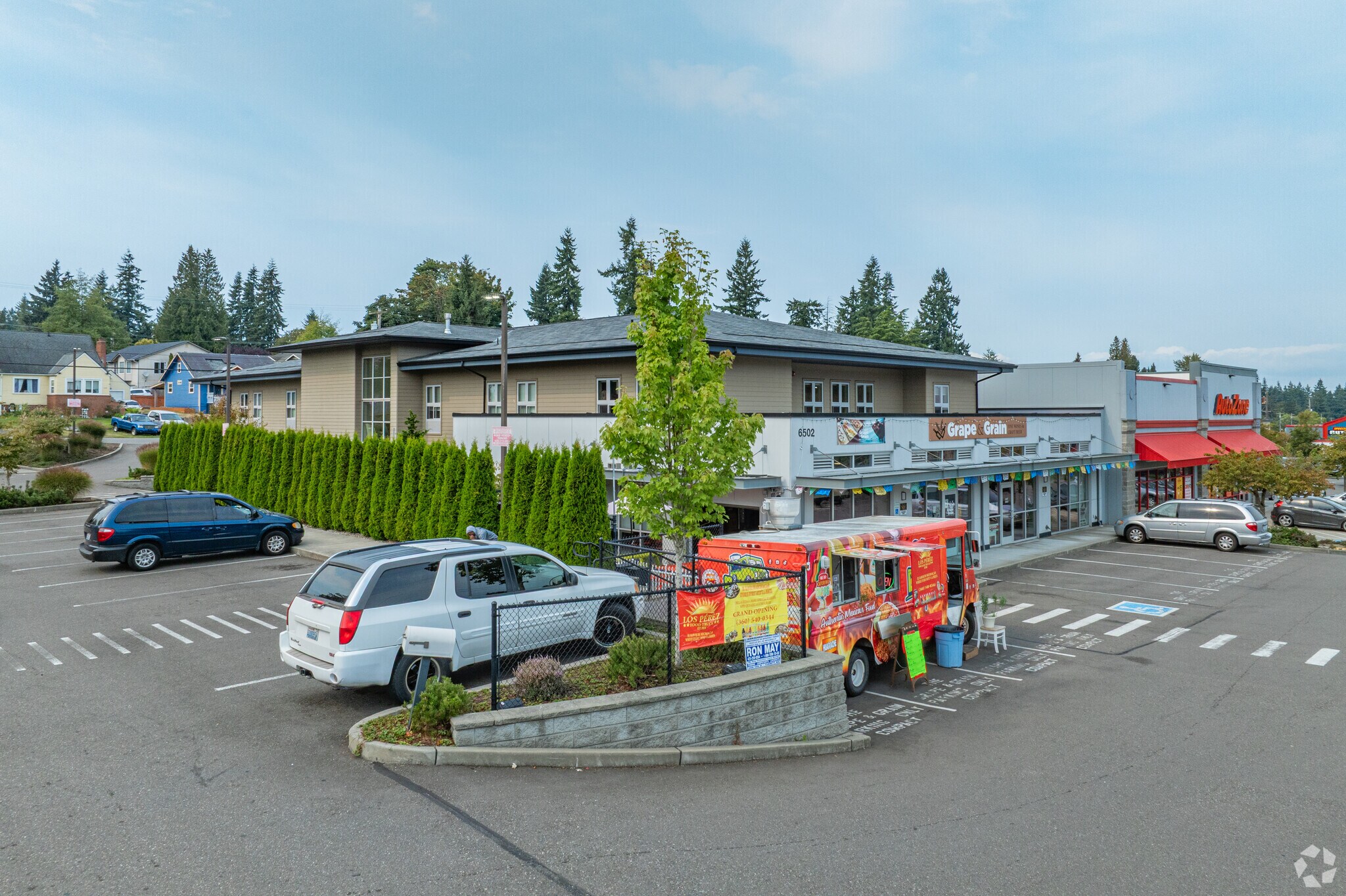 6502 Evergreen Way, Everett, WA à louer Photo principale– Image 1 sur 7
