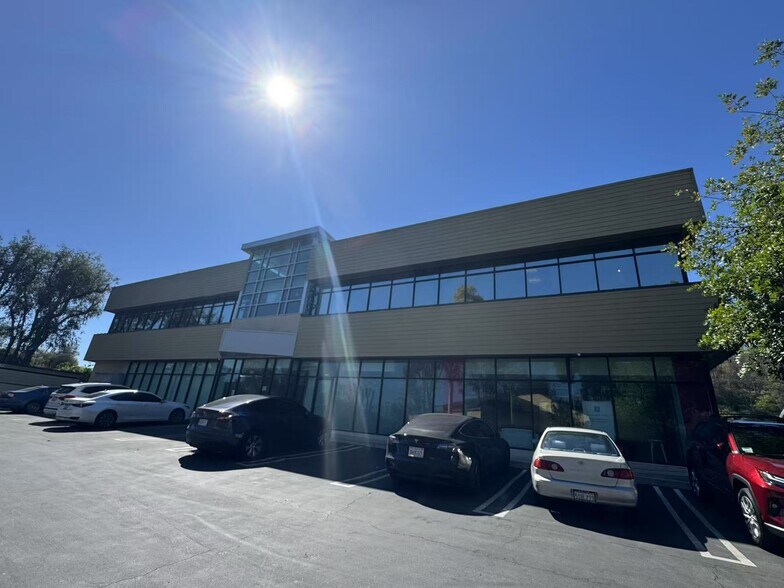 2040 S Brea Canyon Rd, Diamond Bar, CA à louer - Photo de l’immeuble – Image 3 sur 14